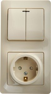 Фото Schneider Electric Glossa GSL000275 Блок комбинированный вертикальный (2 кл.+1 роз., 6+16 А, в сборе, с/у, з/к, шторки, подсветка, бежевый)