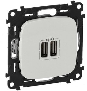 Фото Legrand Valena Allure 754999 Розетка USB (2xUSB, под рамку, скрытая установка, жемчужная)