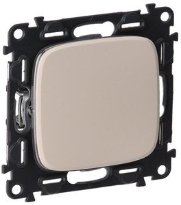 Фото Legrand Valena Allure 752801 Выключатель одноклавишный (10 А, под рамку, скрытая установка, слоновая кость)