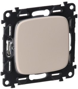 Фото Legrand Valena Allure 752806 Переключатель одноклавишный (10 А, под рамку, скрытая установка, слоновая кость)