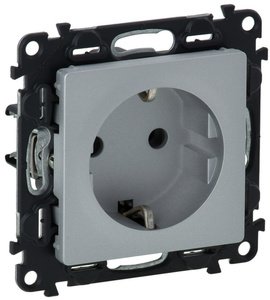 Фото Legrand Valena Life 753624 Розетка с заземляющим контактом (16 А, под рамку, шторки, скрытая установка, винтовые зажимы, алюминий)