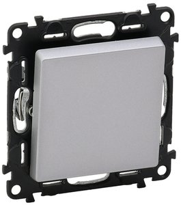 Фото Legrand Valena Life 752601 Выключатель одноклавишный (10 А, под рамку, с/у, алюминий)