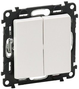 Фото Legrand Valena Life 752405 Выключатель двухклавишный (10 А, под рамку, с/у, белый)