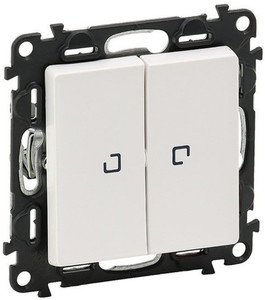 Фото Legrand Valena Life 752409 Переключатель двухклавишный (10 А, под рамку, подсветка, с/у, белый)