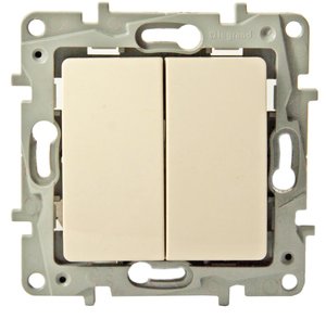 Фото Legrand Etika 672302 Выключатель двухклавишный (10 А, под рамку, скрытая установка, слоновая кость)
