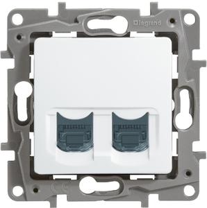 Фото Legrand Etika 672255 Розетка компьютерная (2xRJ45, cat.5e, UTP, под рамку, скрытая установка, белая)