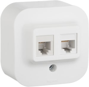 Фото Legrand Quteo 782221 Розетка комбинированная (RJ45+RJ11, cat.5e, UTP, в сборе, открытая установка, белая)