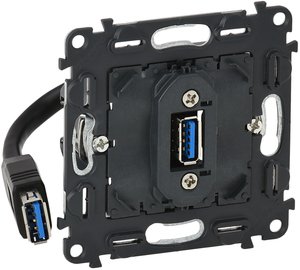 Фото Legrand In'Matic 753082 Розетка USB с подключенным разъемом (USB, механизм, скрытая установка)