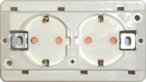 Фото Legrand Anam Zunis 6752 25/N Розетка двойная горизонтальная с заземляющим контактом (16 А, под рамку, шторки, скрытая установка, белая)
