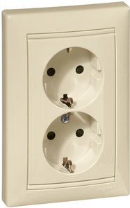 Фото Legrand Valena 695644 Розетка двойная с заземляющим контактом (16 А, в сборе, скрытая установка, IP44, слоновая кость)