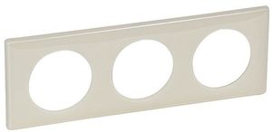 Фото Legrand Celiane 066623 Рамка 3-постовая (слоновая кость)