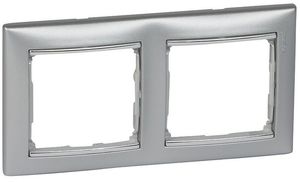 Фото Legrand Valena 770352 Рамка 2-постовая (универсальная, алюминий/серебряный штрих)