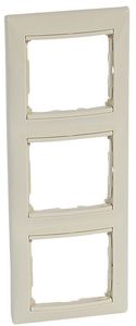 Фото Legrand Valena 774357 Рамка 3-постовая (вертикальная, слоновая кость)