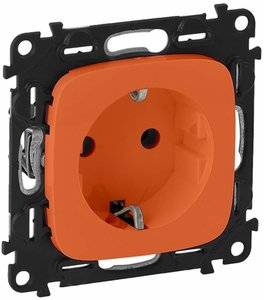 Фото Legrand Valena Allure 754981 Розетка с заземляющим контактом (16 А, под рамку, скрытая установка, шторки, безвинтовые зажимы, оранжевый)