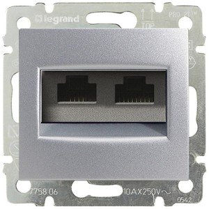 Фото Legrand Valena 770239 Розетка компьютерная (2xRJ45, UTP, Cat.5e, под рамку, скрытая установка, алюминий)