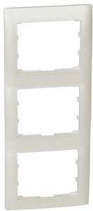 Фото Legrand Galea Life 771507 Рамка 3-постовая (вертикальная, pearl)