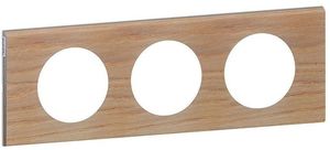 Фото Legrand Celiane 069053 Рамка 3-постовая (беленый дуб)