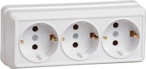 Фото IEK ERO31-K01-16-DC Октава Белый РС23-3-ОБ Розетка 3местн. с з/к 16А откр.уст.