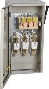 Фото IEK YARP-400-74-54 Ящик с выключателем-разъед. ЯРП-400А 74 У1 IP54