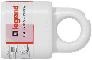 Фото Legrand Элиум 050166 Розетка переносная 230 В (6 А, кольцо, белый)