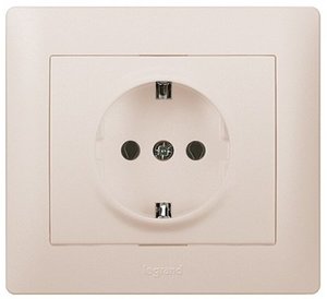 Фото Legrand Galea Life 771539 Розетка с заземляющим контактом (16 А, в сборе, скрытая установка, pearl)