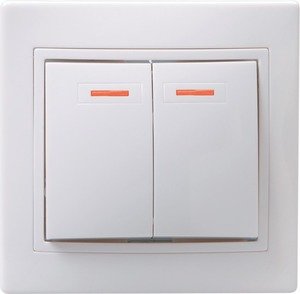 Фото IEK EVK21-K01-10-DM ВС10-2-1-КБ Выключатель 2кл с инд 10А КВАРТА (белый)