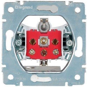 Фото Legrand Galea Life 775930 Розетка с заземляющим контактом (16 А, механизм, винт. клеммы, шторки, скрытая установка)