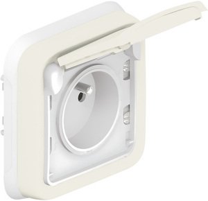 Фото Legrand Plexo 069870 Розетка с заземляющим контактом (16 А, IP55, франц. стандарт, в сборе, скрытая установка, шторки, крышка, белая)