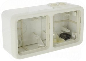 Фото Legrand Plexo 069690 Установочная коробка двойная (горизонтальная, белая)