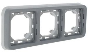 Фото Legrand Plexo 069687 Рамка-суппорт 3-постовая (IP55, горизонтальная, серая)