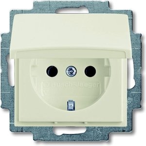 Фото ABB Zirve 501-010303-243 Розетка (10 А, в сборе, шторки, с/у, з/к, кремовый)