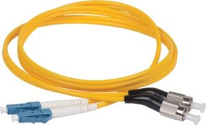 Фото IEK FPC09-FCU-LCU-C2L-1M ITK Оптический коммутационный переходной шнур (патч-корд), для одномодового кабеля (SM), 9/125 (OS2), FC/UPC-LC/UPC, двойного исполнения (Duplex), LSZH, 1м