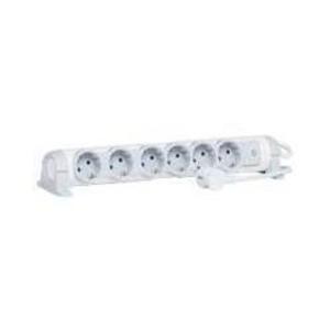Фото Legrand 694637 "Комфорт" Сетевой фильтр 6-местный 3 м (с/з, 16 А, 3500 Вт, фиксируемый поворотный блок)