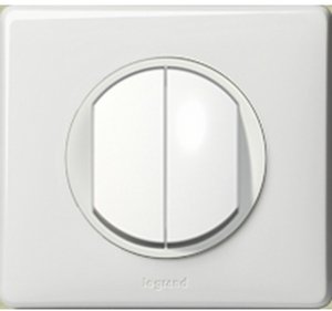 Фото Legrand Celiane 696923 Переключатель двухклавишный (10 А, IP21, в сборе, с/у, слоновая кость)