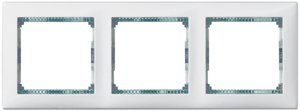 Фото Legrand Valena 694245 Рамка 3-постовая (горизонтальная, белый)
