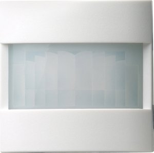 Фото Gira System55 130003 Крышка для датчика движения Standard System 2000 (белая глянцевая)