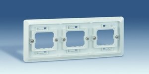 Фото Simon 44 Aqua 4400630-035 Основание 3 поста (горизонтальная, скрытая установка, IP55)