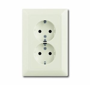Фото ABB Basic55 2CKA002014A1478 Розетка двойная с заземляющим контактом (16 А, в сборе, скрытая установка, chalet-белый)