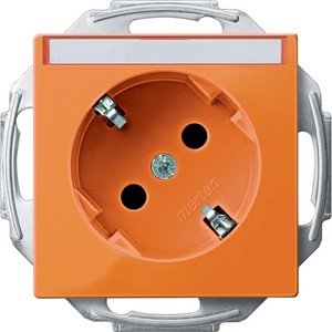 Фото Schneider Electric Merten System M MTN2372-0302 Розетка с заземляющим контактом и полем для написи 45° (16 А, под рамку, шторки, скрытая установка, оранжевая)