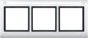 Фото Schneider Electric Merten Aquadesign MTN401319 Рамка 3-постовая (IP44, универсальная, винтовое крепление, полярно-белая)