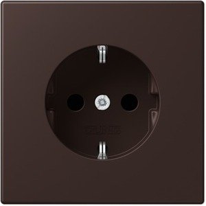 Фото Jung Le Corbusier LC1520KI4320J Розетка с заземляющим контактом (16 А, под рамку, шторки, скрытая установка, terre d’ombre brûlée 59)
