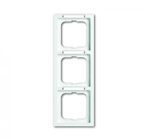 Фото ABB Future Linear 2CKA001754A4366 Рамка 3-постовая (вертикальная, поле для надписи, белая)