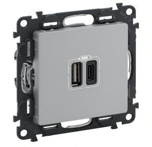 Фото Legrand Valena Life 753306 Розетка USB (2xUSB, тип А-тип С, под рамку, скрытая установка, алюминий)