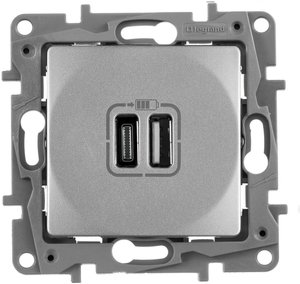 Фото Legrand Etika 672436 Розетка USB (2xUSB, тип А-тип С, под рамку, скрытая установка, алюминий)