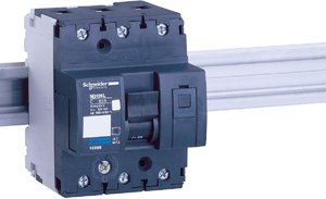 Фото Schneider Electric Acti 9 18853 Автоматический выключатель трехполюсный 40А (40 кА, D)