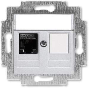 Фото ABB Levit 2CHH296117A6070 Розетка компьютерная (поле для надписи, RJ45+заглушка, под рамку, cat.6, с/у, серебро/дымчатый черный)
