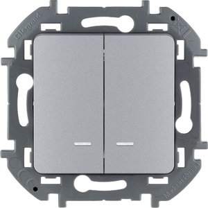 Фото Legrand Inspiria 673632 выключатель двухклавишный с подсветкой/индикацией для скрытого монтажа, цвет "Алюминий", номинальный ток 10 А, напряжение ~250В