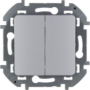 Фото Legrand Inspiria 673622 выключатель двухклавишный для скрытого монтажа, цвет "Алюминий", номинальный ток 10 А, напряжение ~250В.