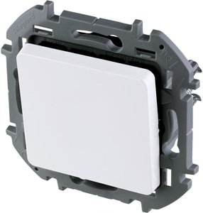 Фото Legrand Inspiria 673680 переключатель промежуточный одноклавишный для скрытого монтажа, цвет "Белый", номинальный ток 10 А, напряжение ~250В