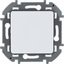 Фото Legrand Inspiria 673680 переключатель промежуточный одноклавишный для скрытого монтажа, цвет "Белый", номинальный ток 10 А, напряжение ~250В